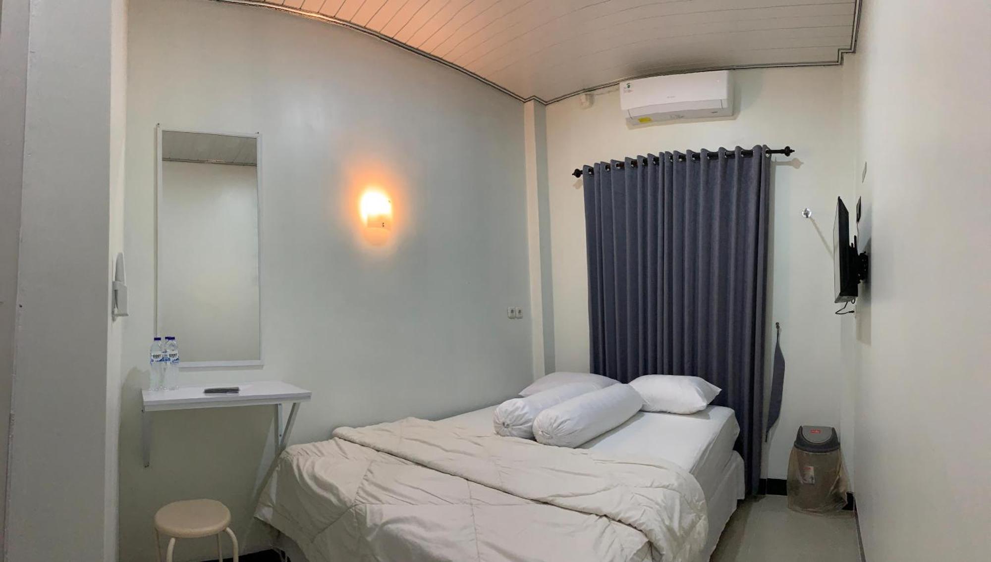 Kusuma Raya Guest House Srondolwetan ภายนอก รูปภาพ
