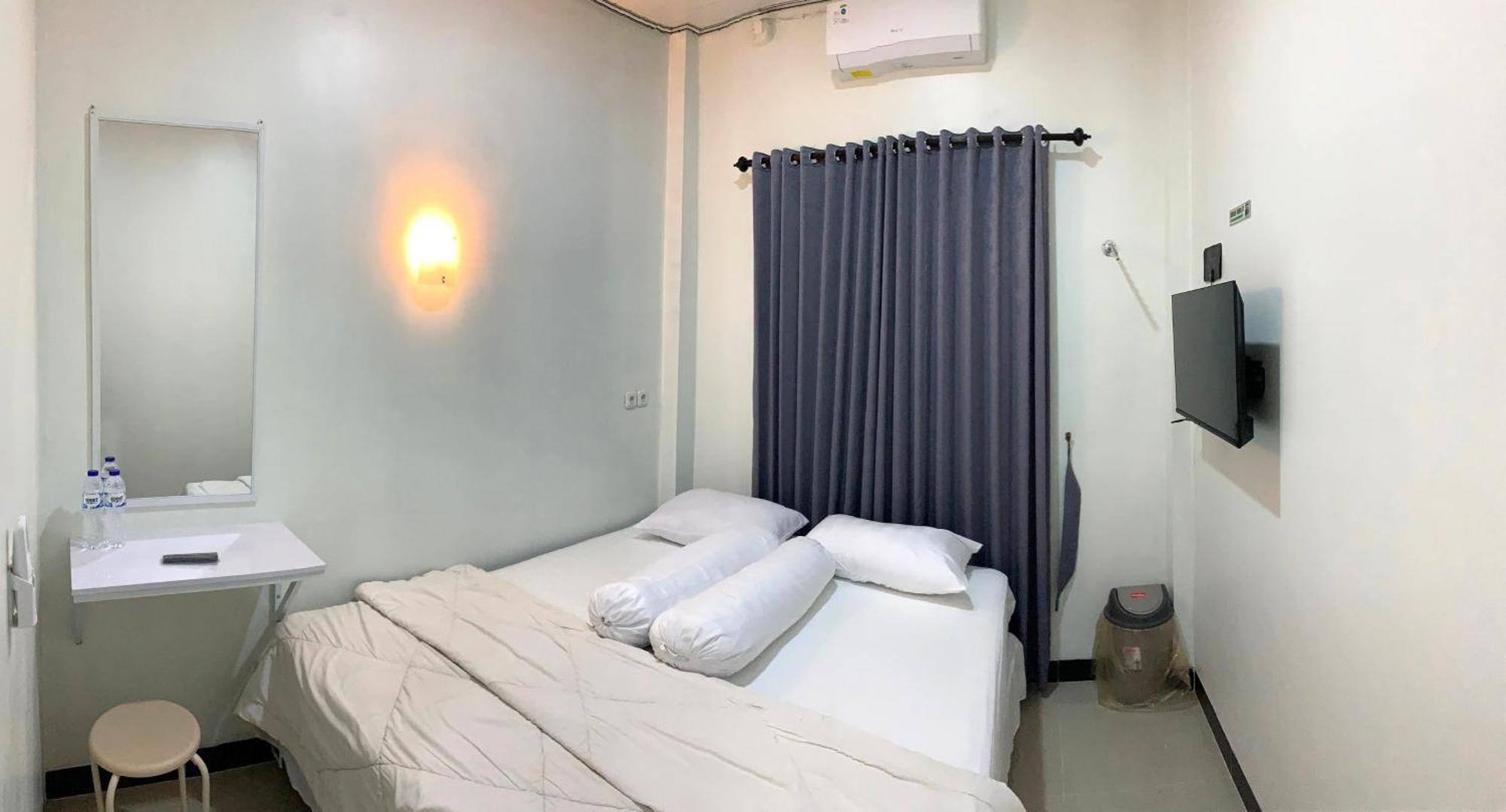 Kusuma Raya Guest House Srondolwetan ภายนอก รูปภาพ