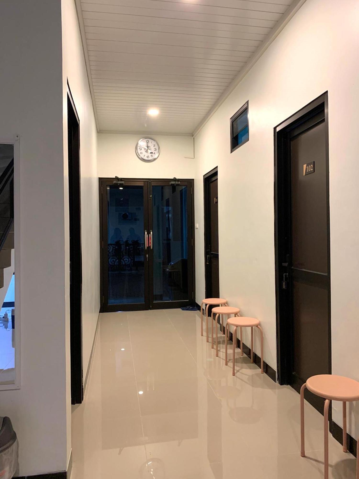 Kusuma Raya Guest House Srondolwetan ภายนอก รูปภาพ